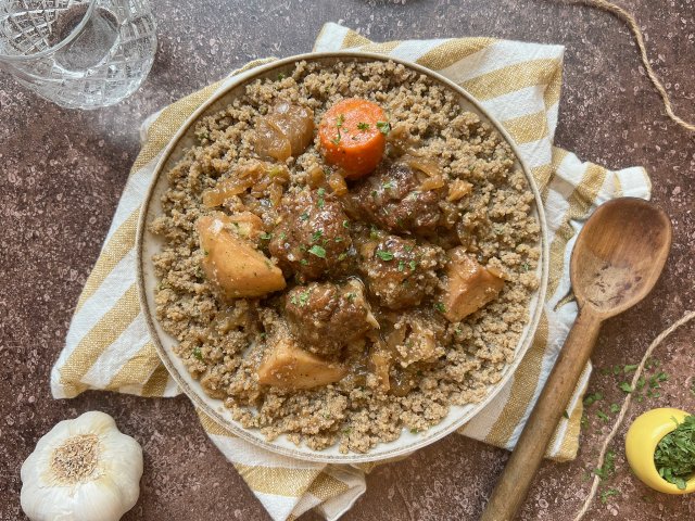 Boulettes de poisson et boulgour aux légumes