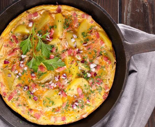 Omelette Pomme De Terre Lardons Salade Verte Gateau Aux Pommes Avekapeti Omelette Pomme De Terre Lardons Salade Verte Gateau Aux Pommes Avekapeti
