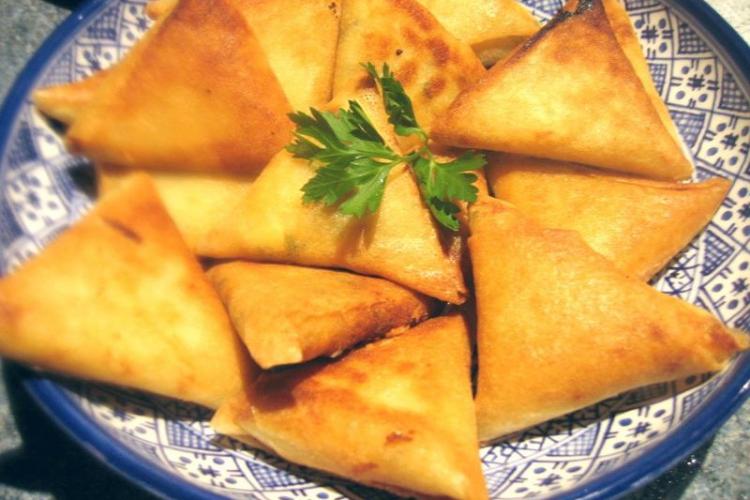 Brick pommes de terre, fromage, oeufs ~ Poulet curry coco, riz | Avekapeti