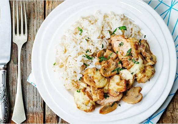 Poulet et riz sauce champignons à la crème ~ Flan à la vanille | Avekapeti