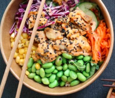 Poke bowl au poulet fait maison, découvrez les autres menus de la